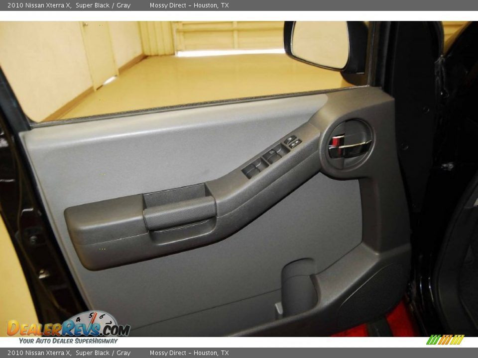 2010 Nissan Xterra X Super Black / Gray Photo #9