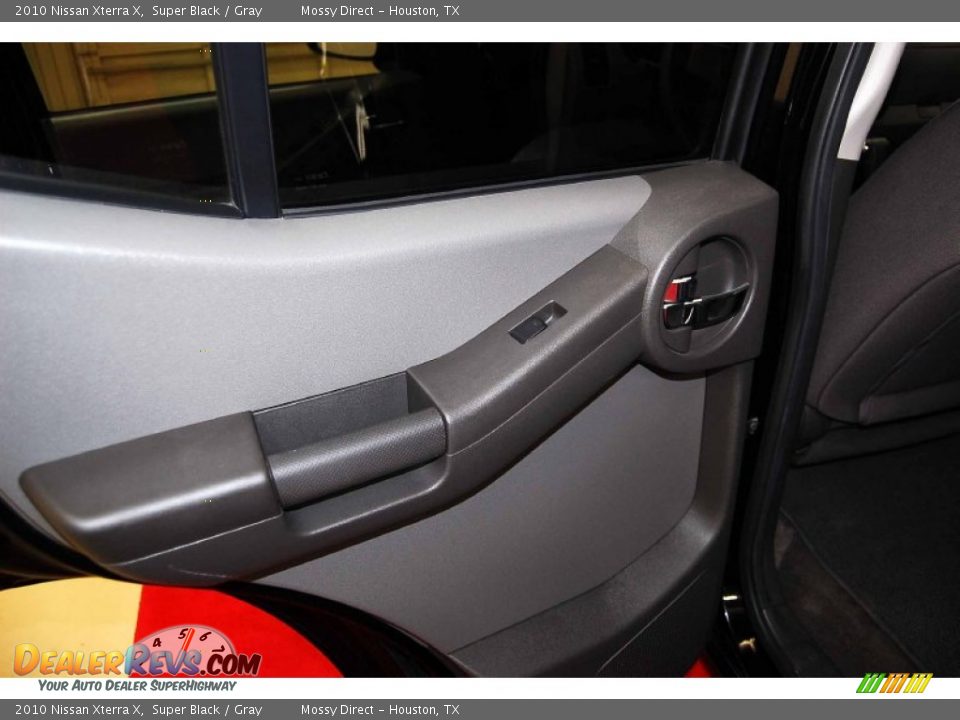 2010 Nissan Xterra X Super Black / Gray Photo #13