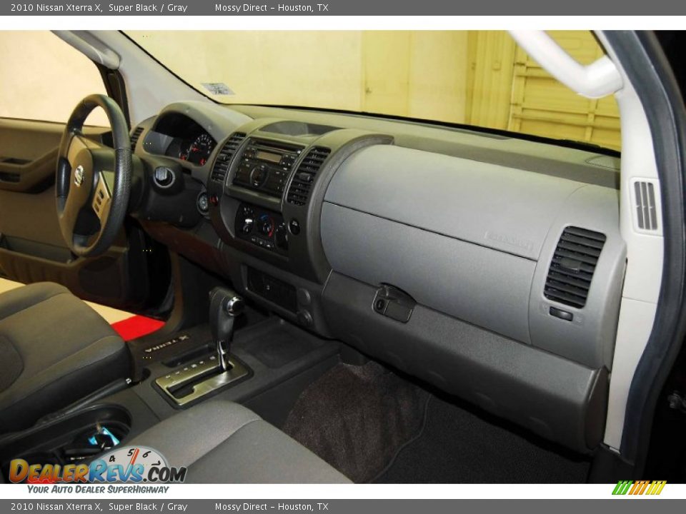 2010 Nissan Xterra X Super Black / Gray Photo #20