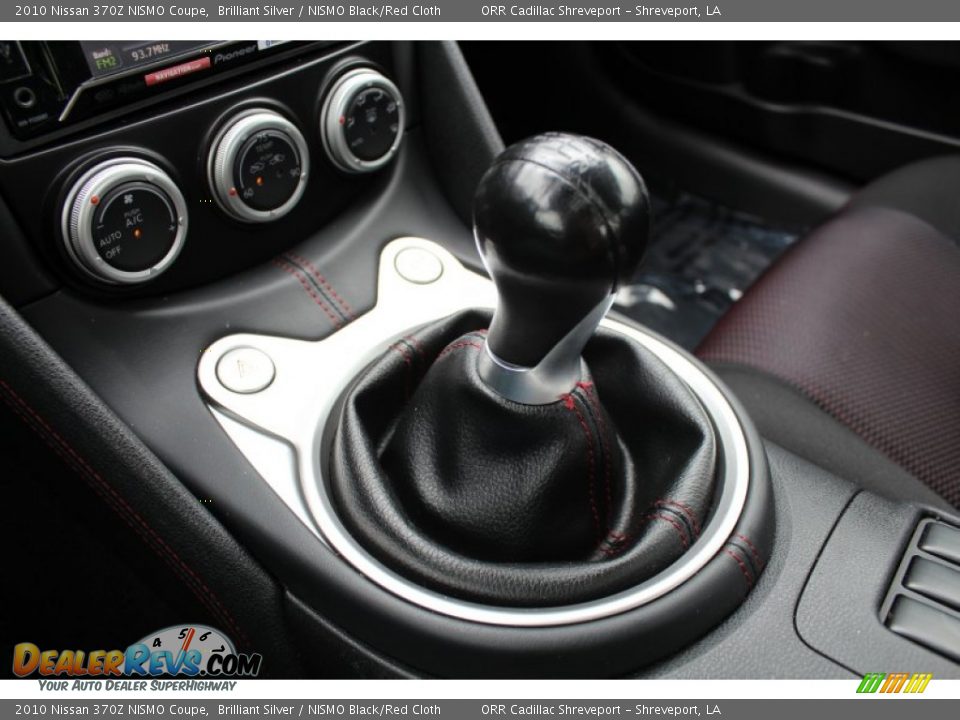 2010 Nissan 370Z NISMO Coupe Shifter Photo #19