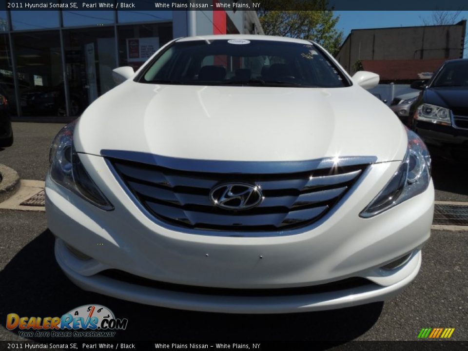 2011 Hyundai Sonata SE Pearl White / Black Photo #2
