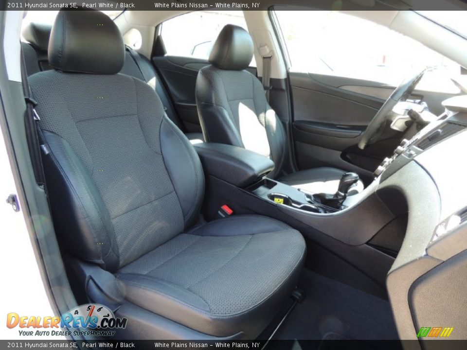 2011 Hyundai Sonata SE Pearl White / Black Photo #12