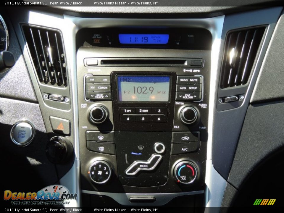 2011 Hyundai Sonata SE Pearl White / Black Photo #17