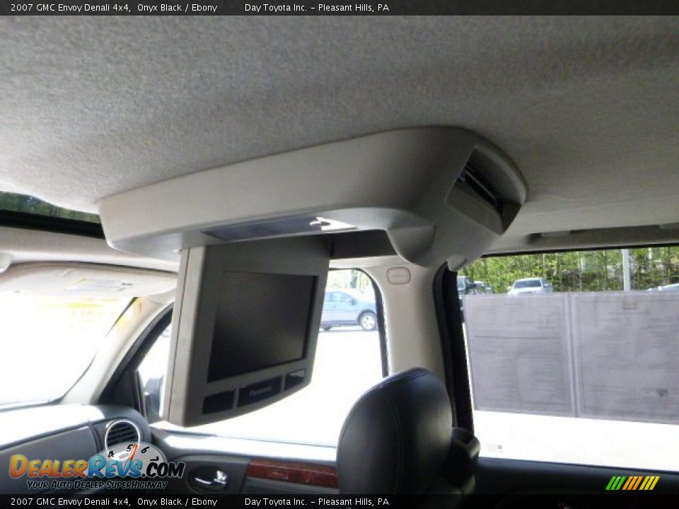 2007 GMC Envoy Denali 4x4 Onyx Black / Ebony Photo #16