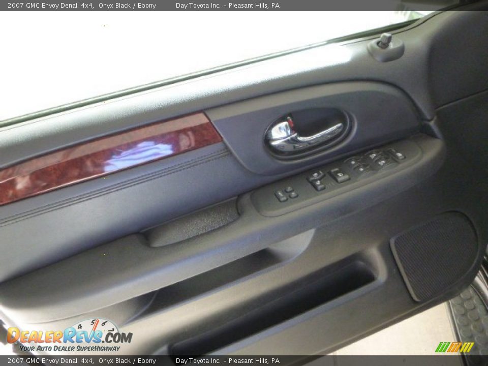 2007 GMC Envoy Denali 4x4 Onyx Black / Ebony Photo #17
