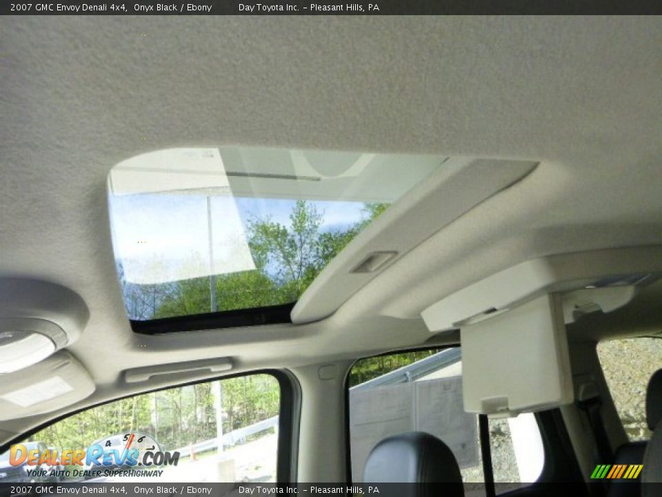 2007 GMC Envoy Denali 4x4 Onyx Black / Ebony Photo #18