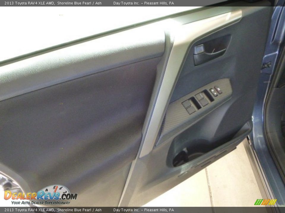 2013 Toyota RAV4 XLE AWD Shoreline Blue Pearl / Ash Photo #16