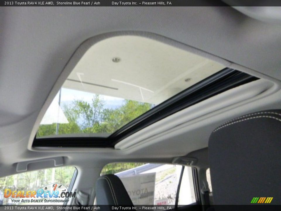 2013 Toyota RAV4 XLE AWD Shoreline Blue Pearl / Ash Photo #17
