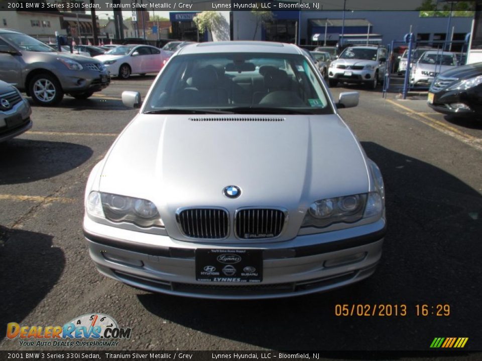 2001 BMW 3 Series 330i Sedan Titanium Silver Metallic / Grey Photo #1