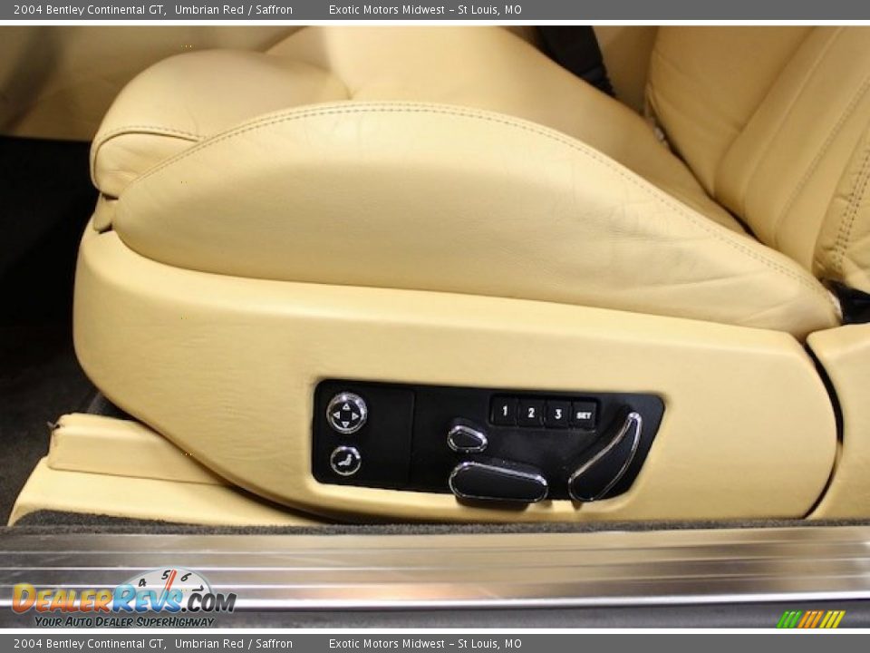 Controls of 2004 Bentley Continental GT  Photo #30
