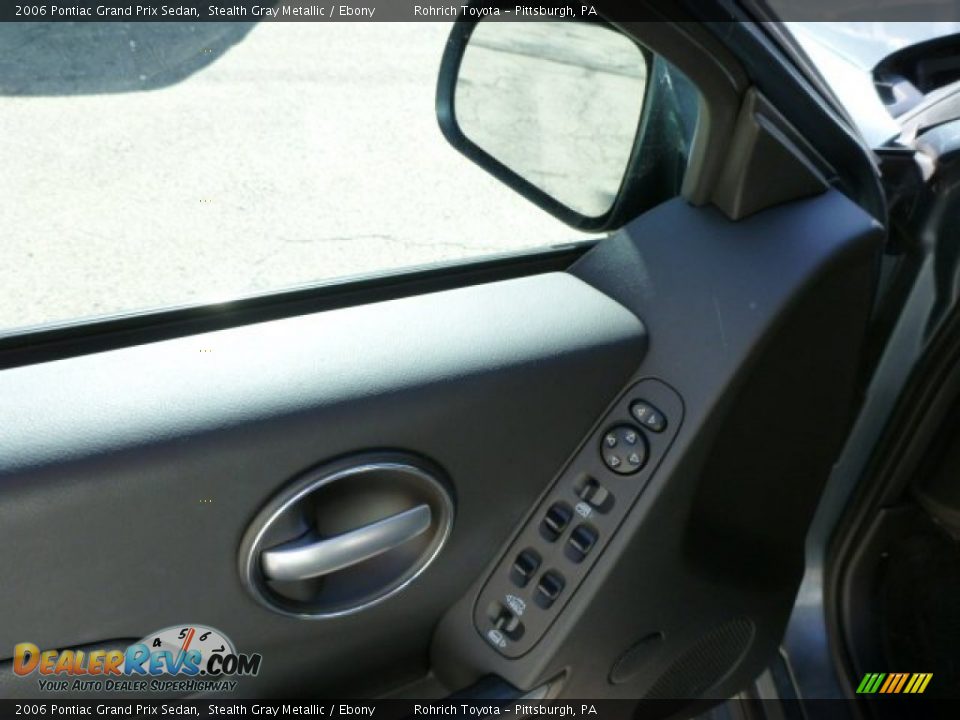 2006 Pontiac Grand Prix Sedan Stealth Gray Metallic / Ebony Photo #16