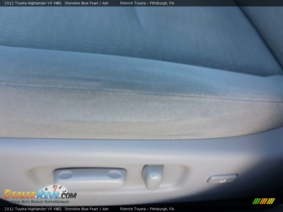 2012 Toyota Highlander V6 4WD Shoreline Blue Pearl / Ash Photo #17