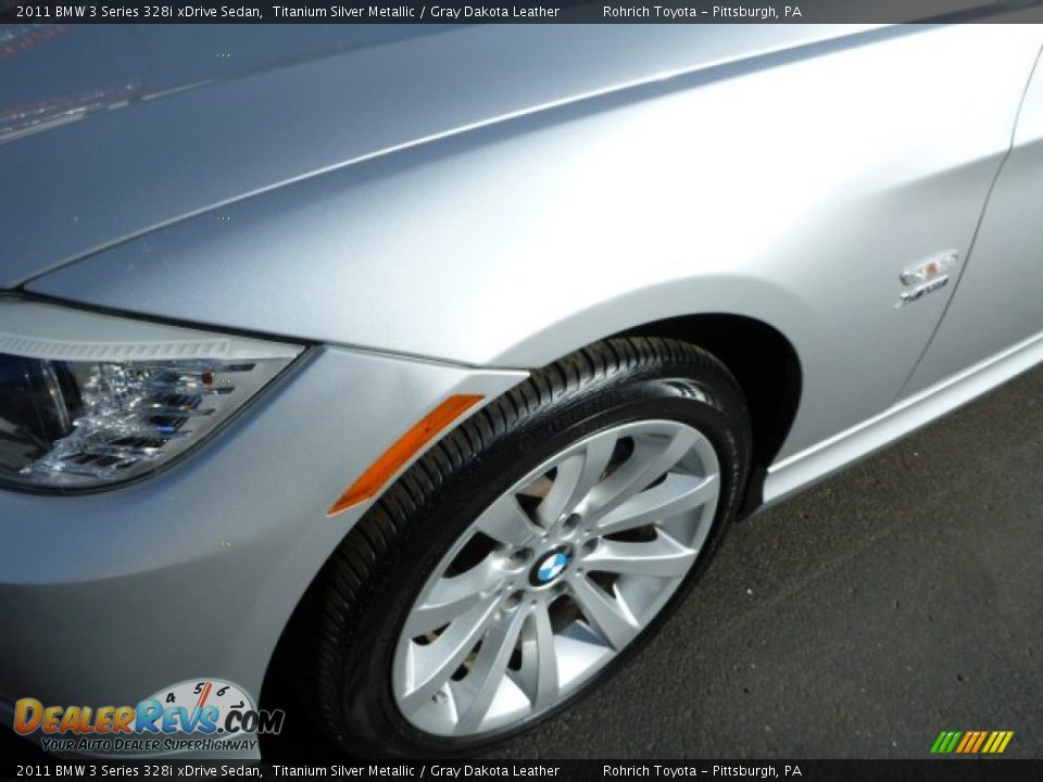 2011 BMW 3 Series 328i xDrive Sedan Titanium Silver Metallic / Gray Dakota Leather Photo #8