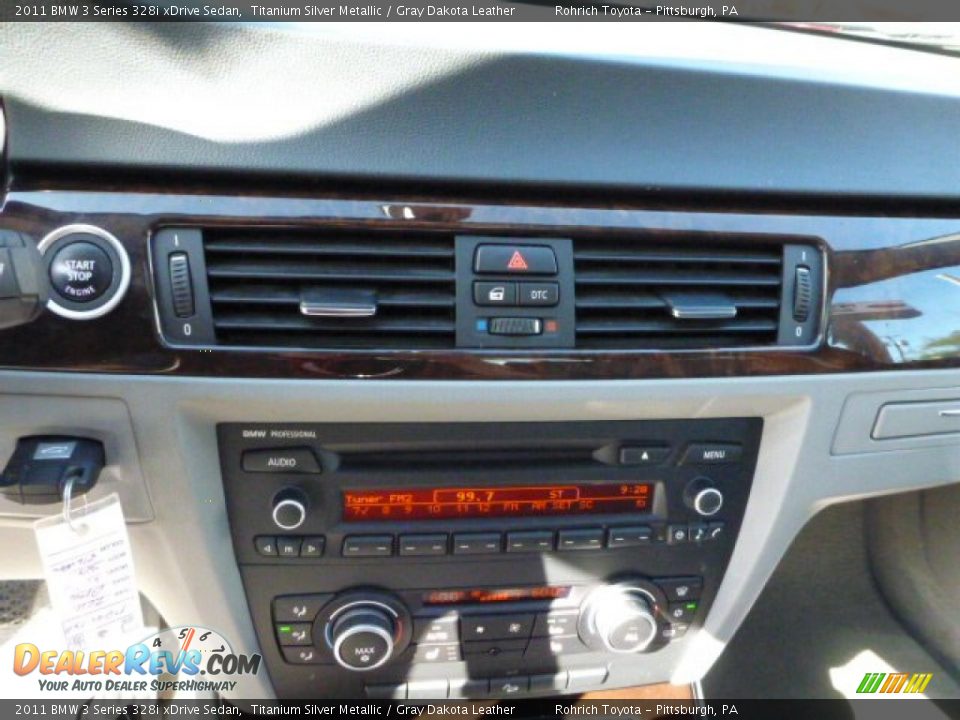 2011 BMW 3 Series 328i xDrive Sedan Titanium Silver Metallic / Gray Dakota Leather Photo #19