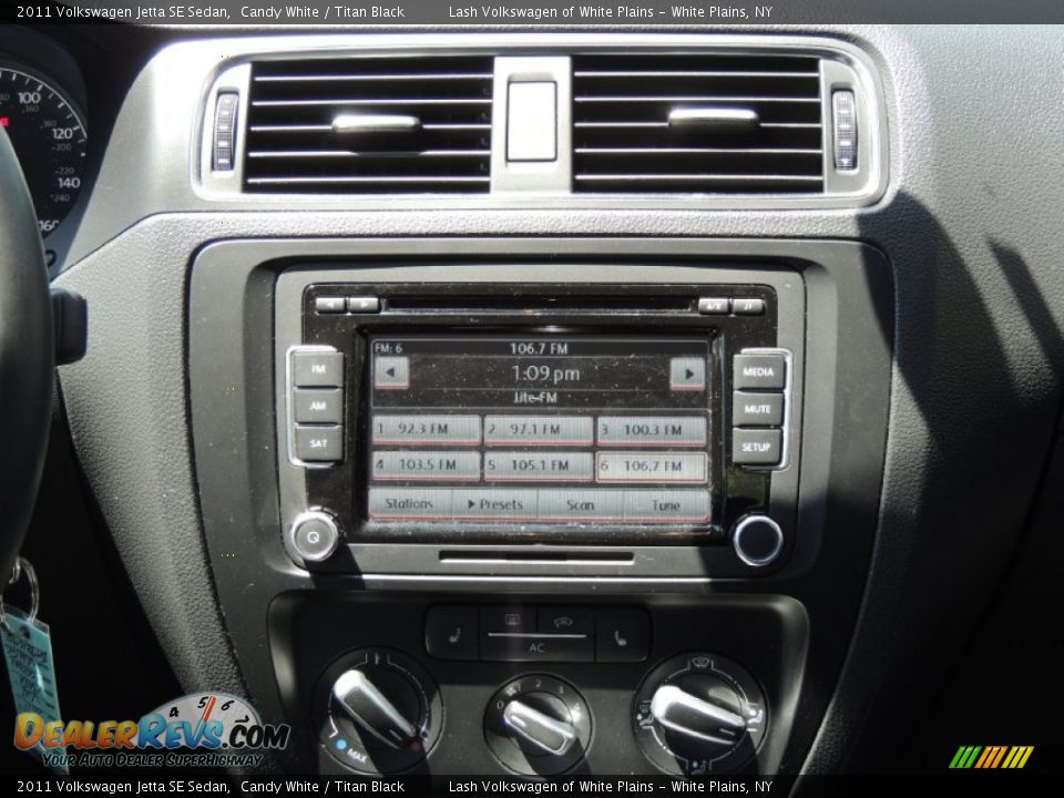 2011 Volkswagen Jetta SE Sedan Candy White / Titan Black Photo #18