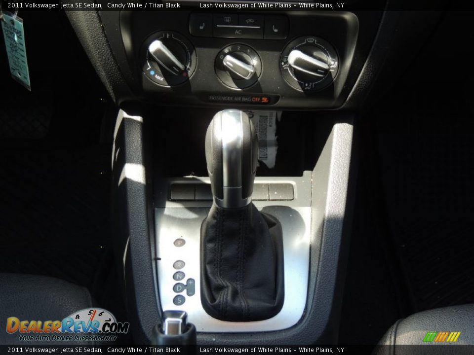 2011 Volkswagen Jetta SE Sedan Candy White / Titan Black Photo #19