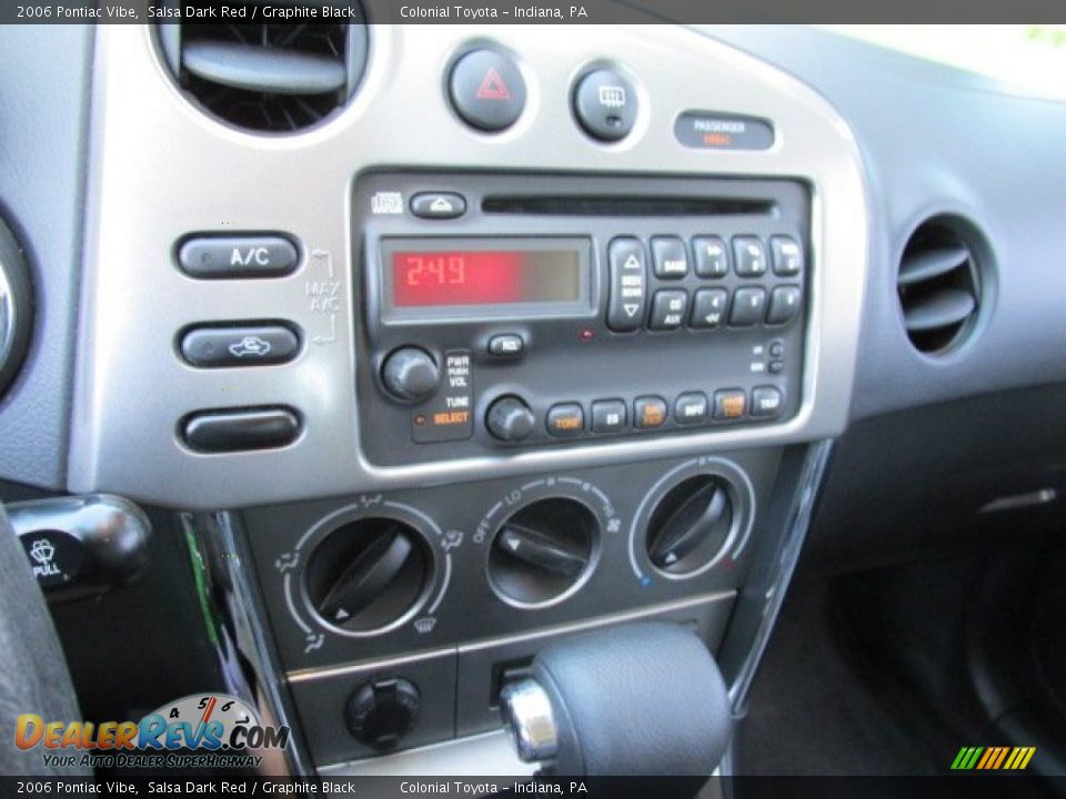 2006 Pontiac Vibe Salsa Dark Red / Graphite Black Photo #11