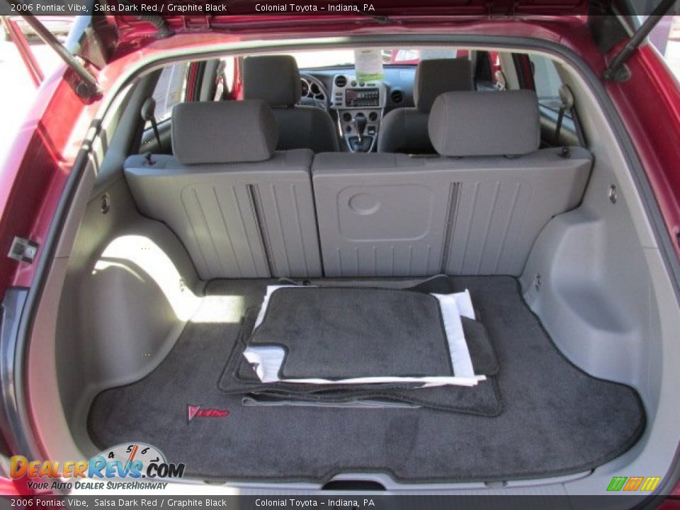 2006 Pontiac Vibe Salsa Dark Red / Graphite Black Photo #16