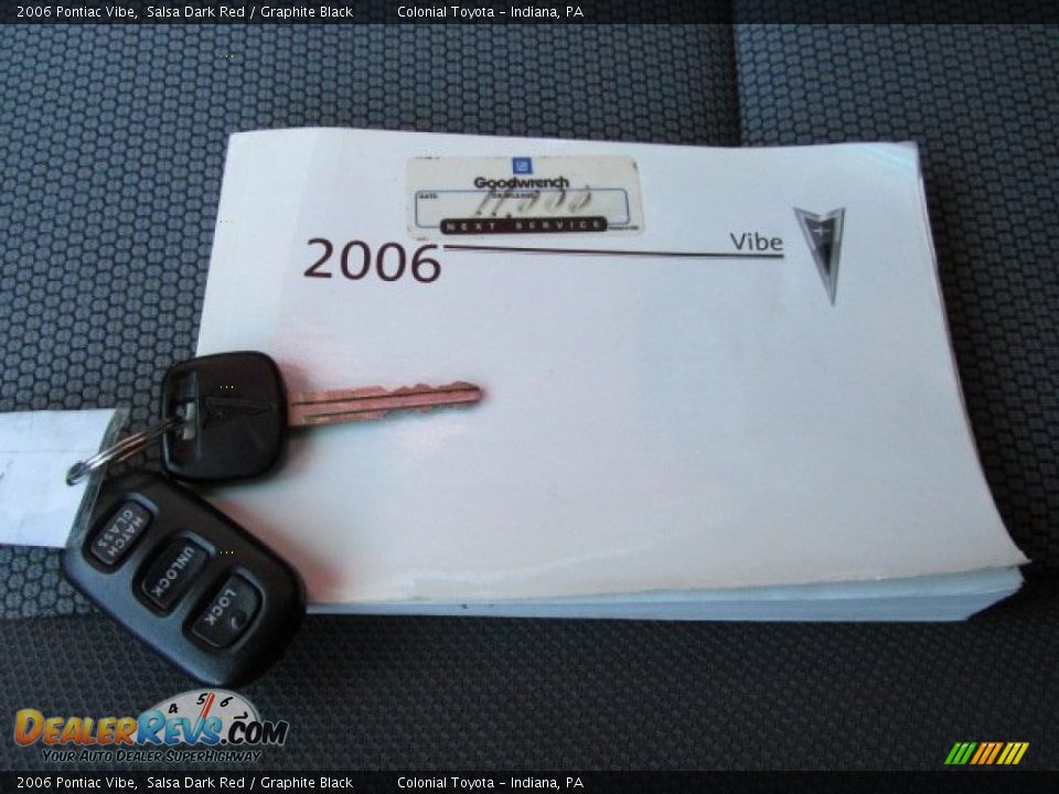 2006 Pontiac Vibe Salsa Dark Red / Graphite Black Photo #17