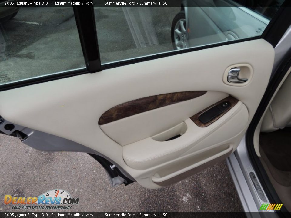 2005 Jaguar S-Type 3.0 Platinum Metallic / Ivory Photo #8
