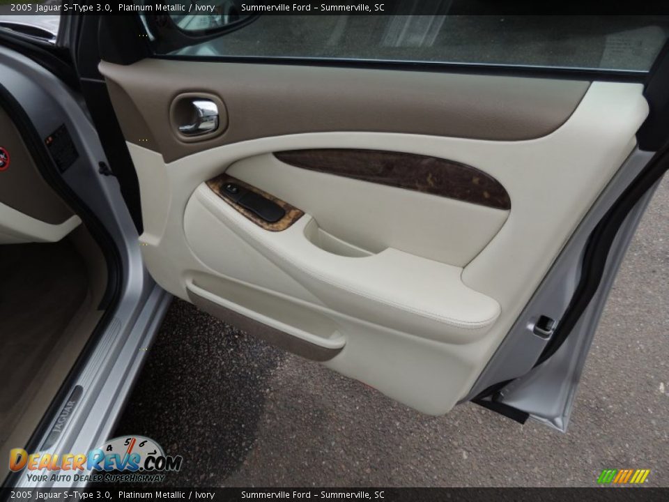 2005 Jaguar S-Type 3.0 Platinum Metallic / Ivory Photo #10