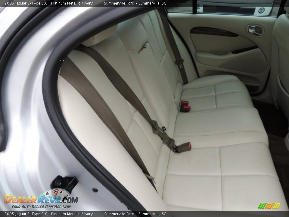 2005 Jaguar S-Type 3.0 Platinum Metallic / Ivory Photo #11