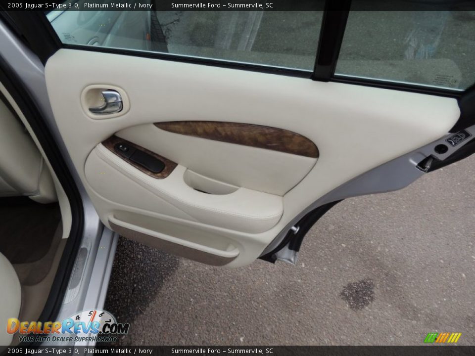 2005 Jaguar S-Type 3.0 Platinum Metallic / Ivory Photo #12
