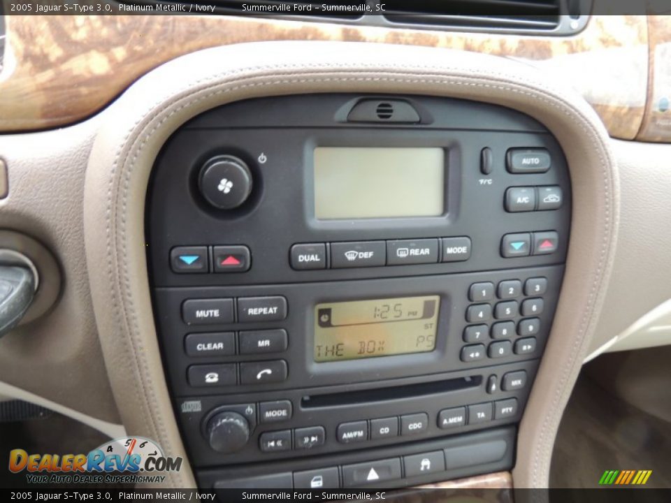 2005 Jaguar S-Type 3.0 Platinum Metallic / Ivory Photo #20