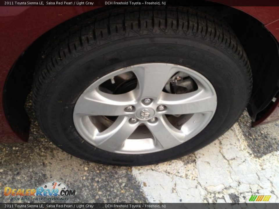 2011 Toyota Sienna LE Salsa Red Pearl / Light Gray Photo #28