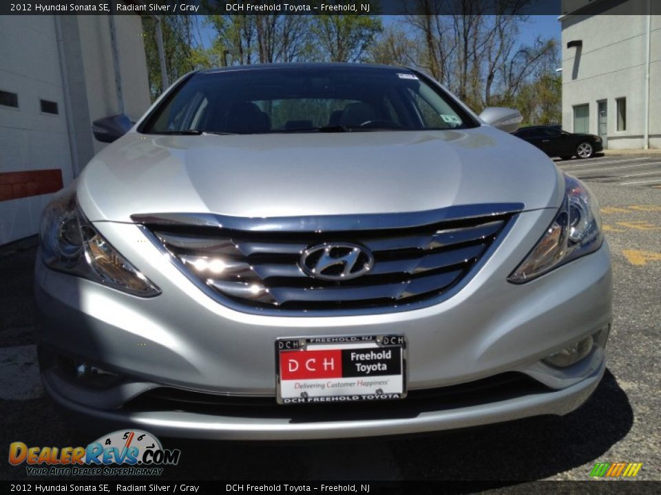 2012 Hyundai Sonata SE Radiant Silver / Gray Photo #2