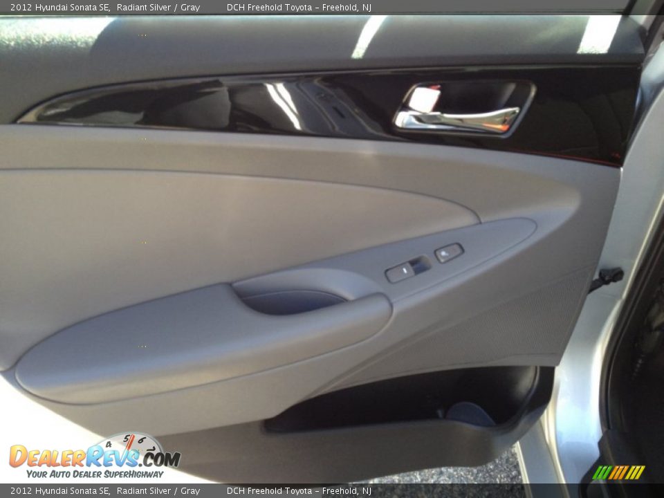 2012 Hyundai Sonata SE Radiant Silver / Gray Photo #9