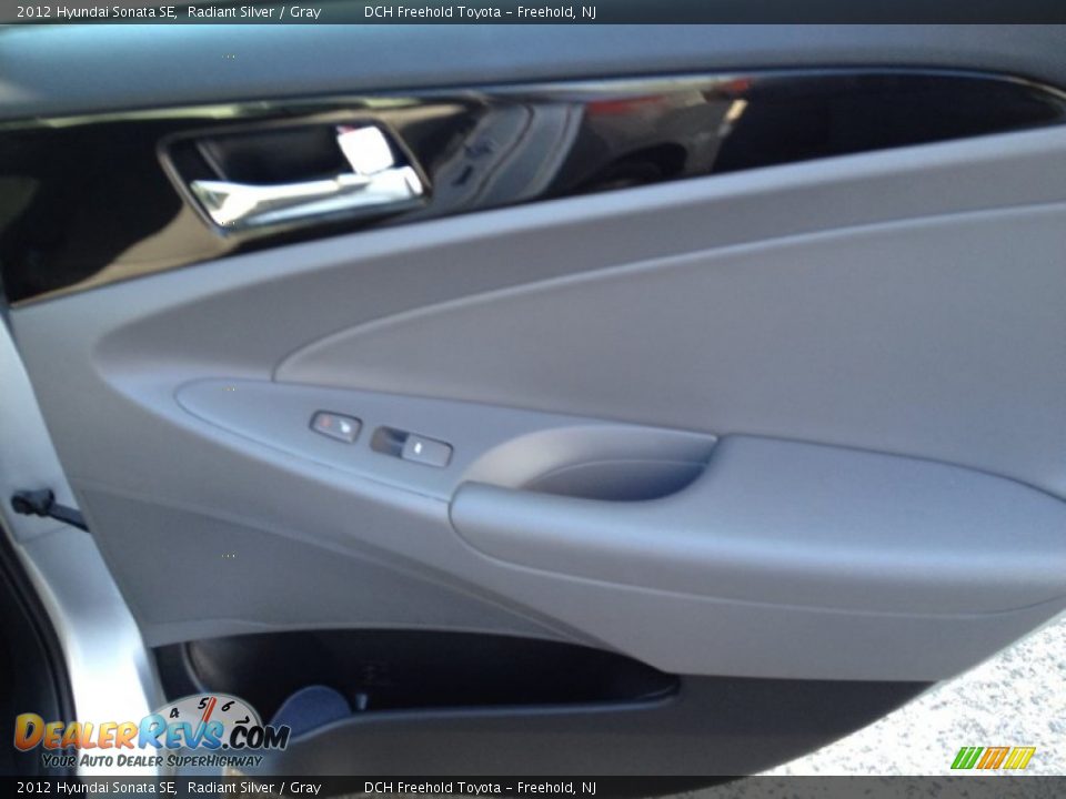 2012 Hyundai Sonata SE Radiant Silver / Gray Photo #28