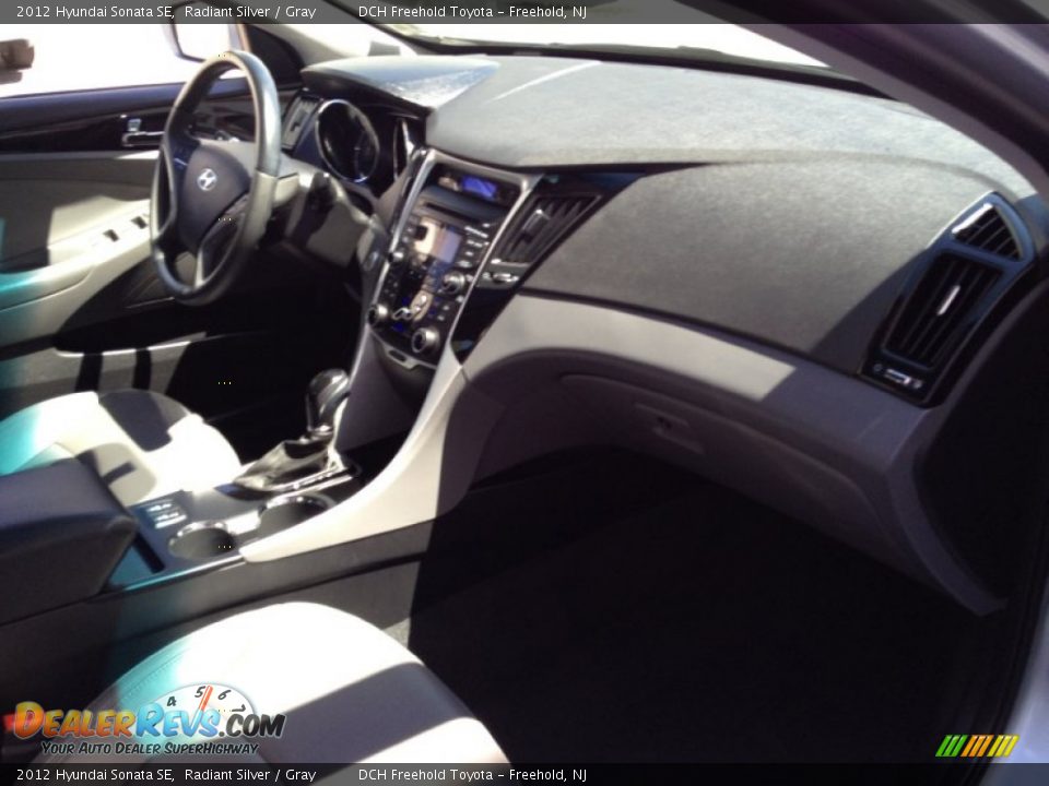 2012 Hyundai Sonata SE Radiant Silver / Gray Photo #31