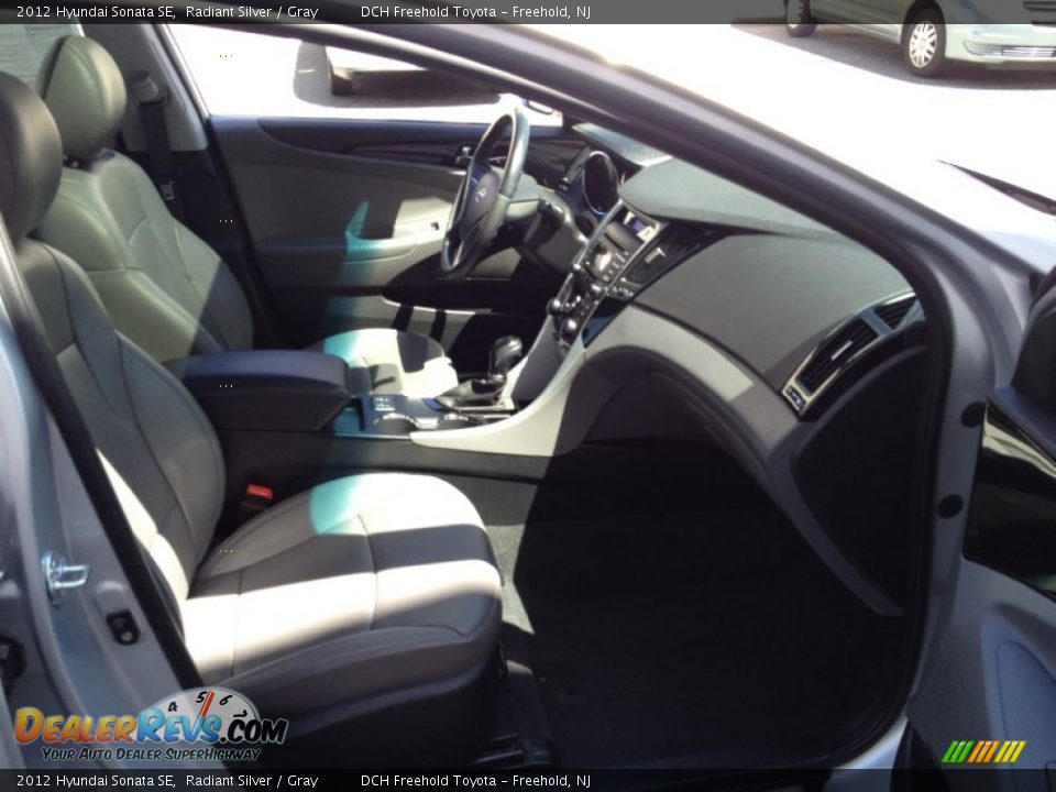 2012 Hyundai Sonata SE Radiant Silver / Gray Photo #32