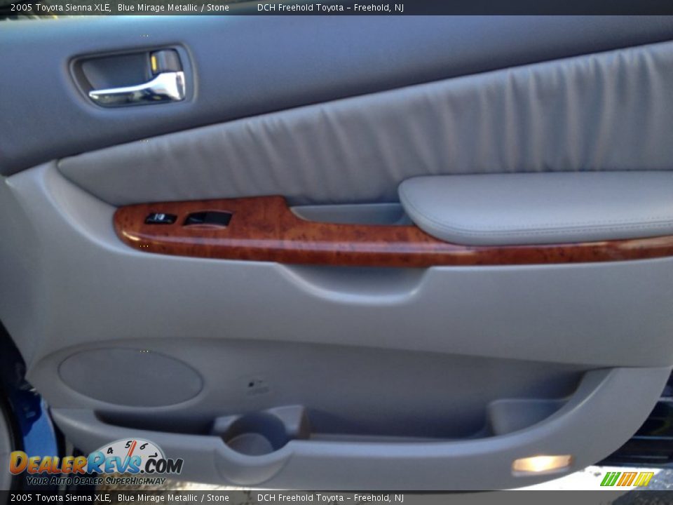 2005 Toyota Sienna XLE Blue Mirage Metallic / Stone Photo #27