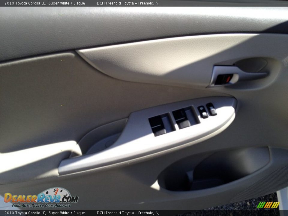 2010 Toyota Corolla LE Super White / Bisque Photo #13
