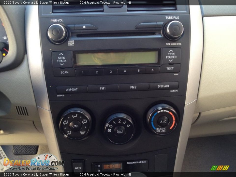 2010 Toyota Corolla LE Super White / Bisque Photo #18