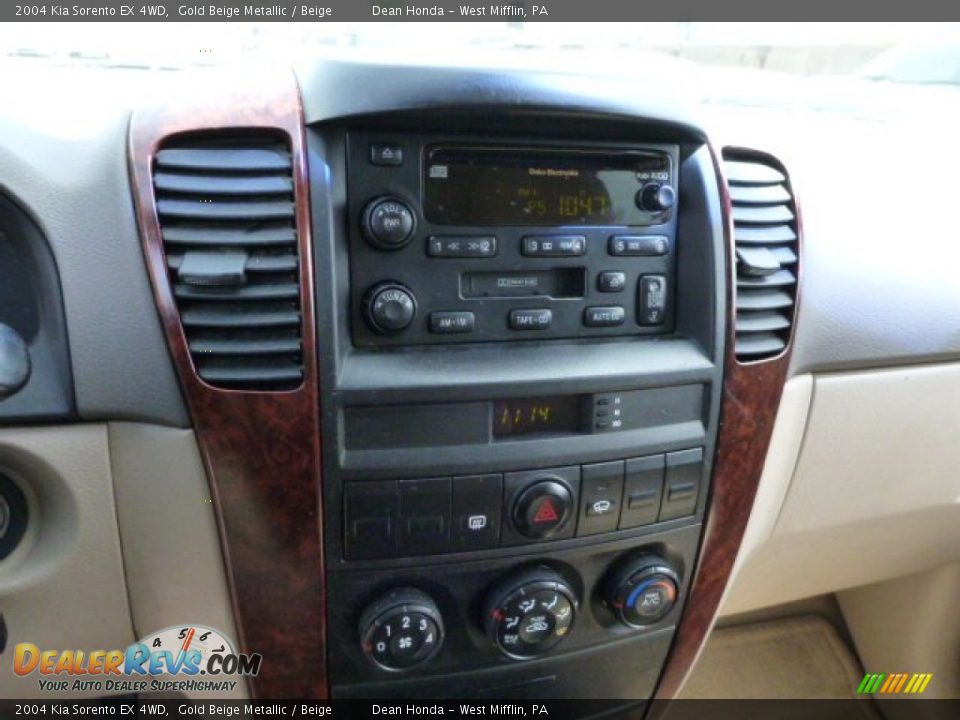 2004 Kia Sorento EX 4WD Gold Beige Metallic / Beige Photo #19