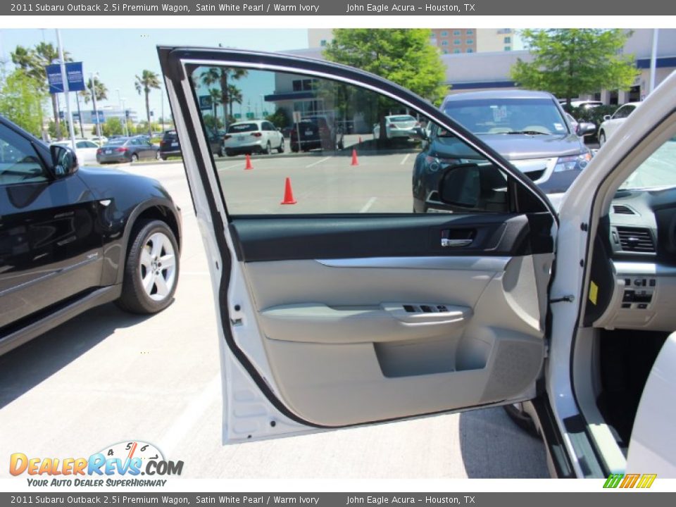 2011 Subaru Outback 2.5i Premium Wagon Satin White Pearl / Warm Ivory Photo #9