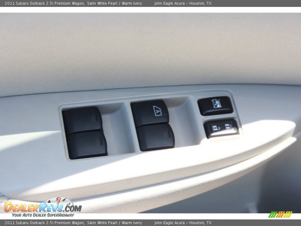 2011 Subaru Outback 2.5i Premium Wagon Satin White Pearl / Warm Ivory Photo #17