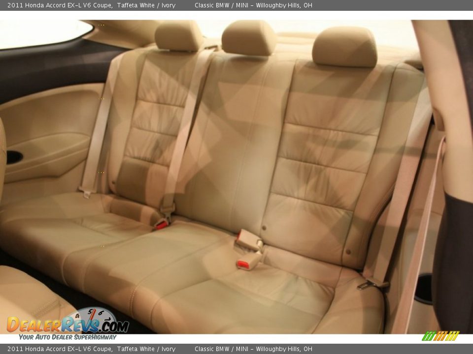 2011 Honda Accord EX-L V6 Coupe Taffeta White / Ivory Photo #20
