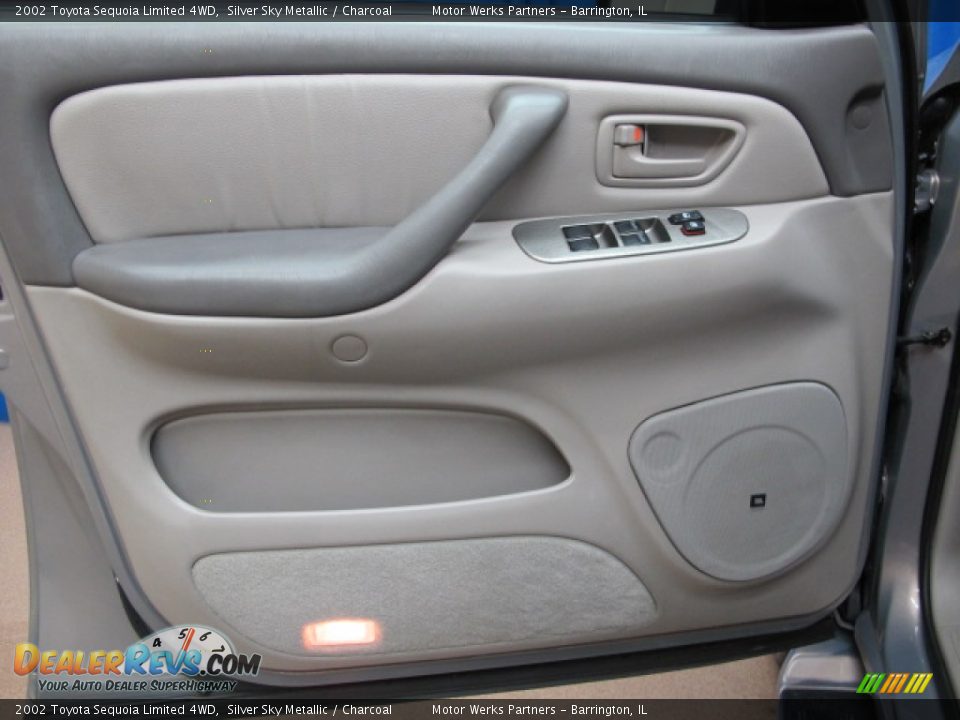 2002 Toyota Sequoia Limited 4WD Silver Sky Metallic / Charcoal Photo #32