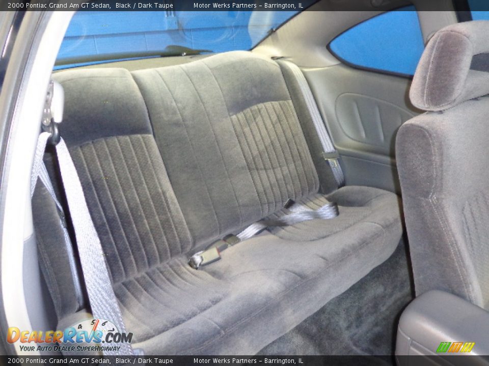 Rear Seat of 2000 Pontiac Grand Am GT Sedan Photo #19