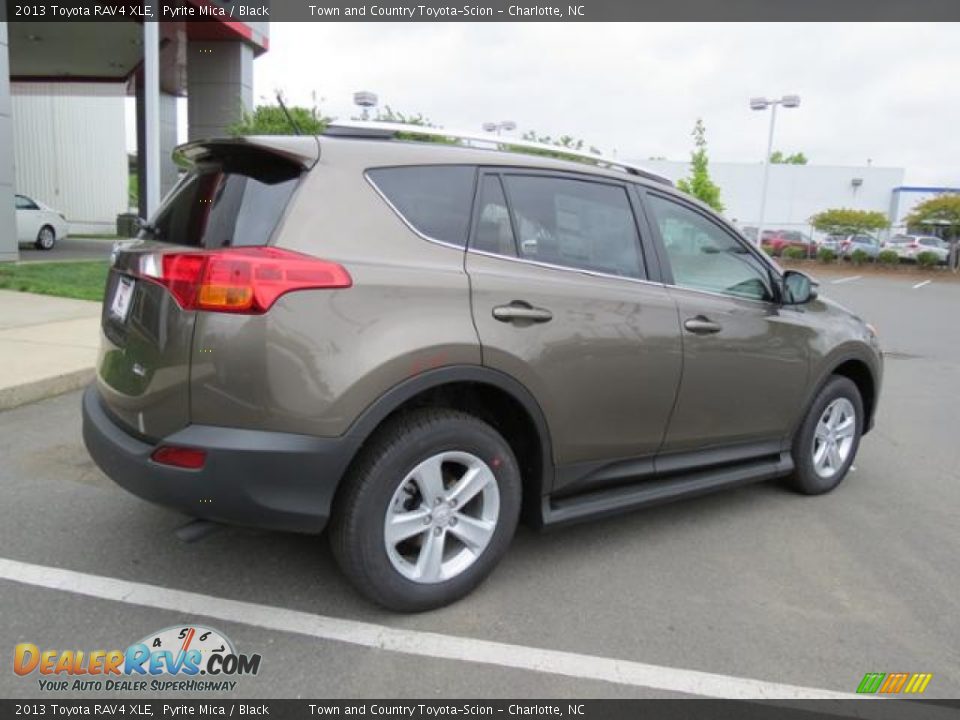 2013 Toyota RAV4 XLE Pyrite Mica / Black Photo #17