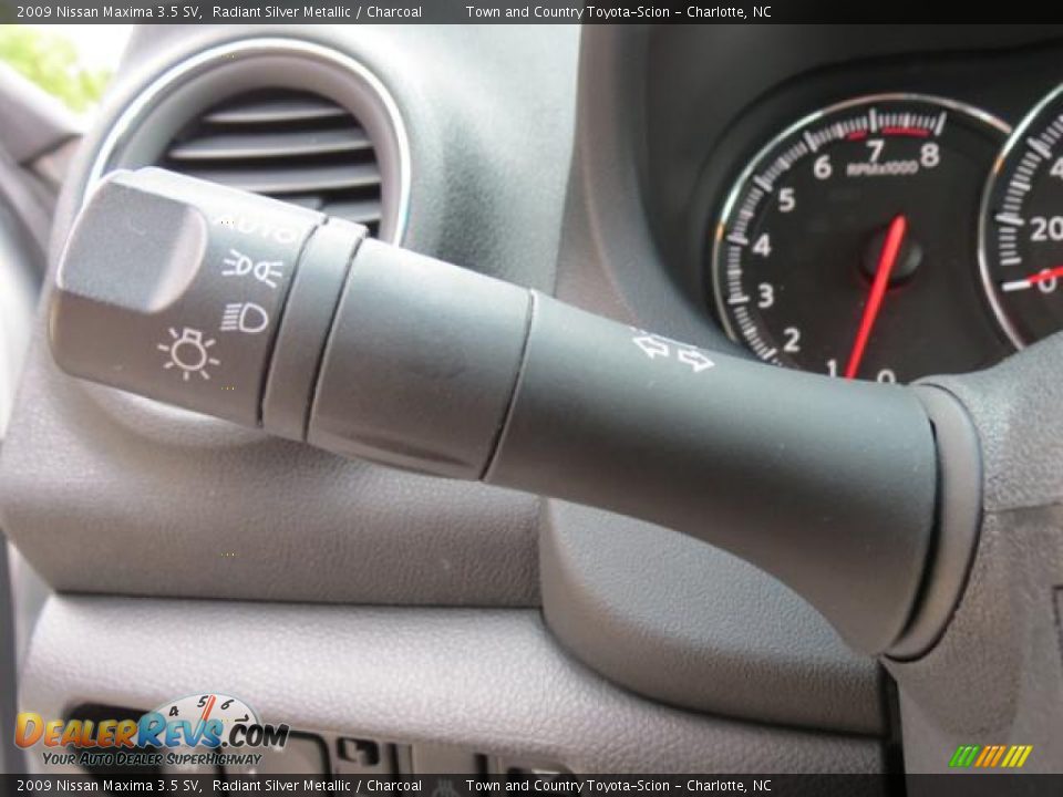 2009 Nissan Maxima 3.5 SV Radiant Silver Metallic / Charcoal Photo #22
