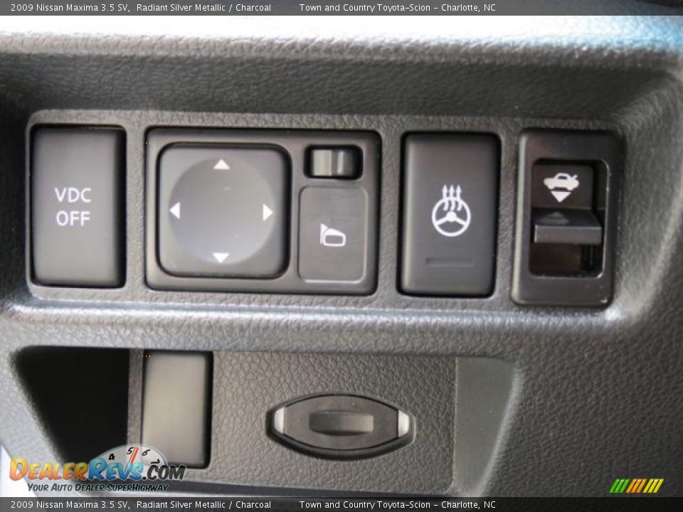 2009 Nissan Maxima 3.5 SV Radiant Silver Metallic / Charcoal Photo #24