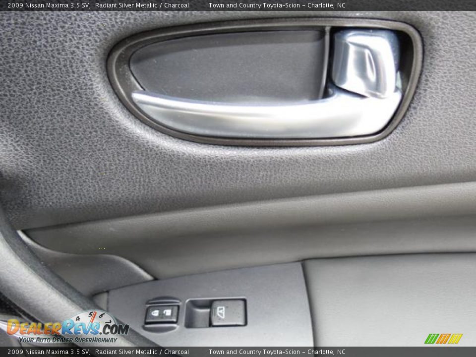 2009 Nissan Maxima 3.5 SV Radiant Silver Metallic / Charcoal Photo #27