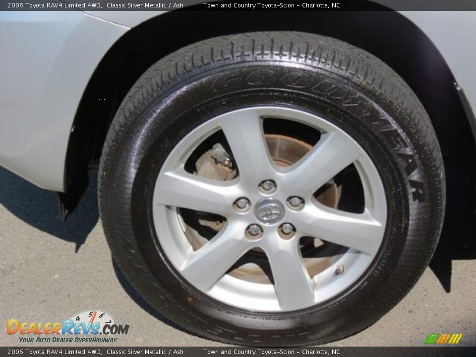 2006 Toyota RAV4 Limited 4WD Classic Silver Metallic / Ash Photo #4