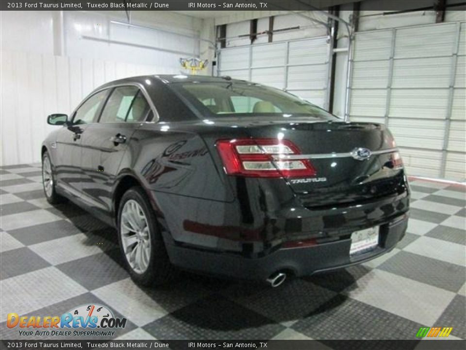 2013 Ford Taurus Limited Tuxedo Black Metallic / Dune Photo #5