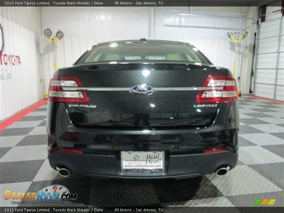 2013 Ford Taurus Limited Tuxedo Black Metallic / Dune Photo #6